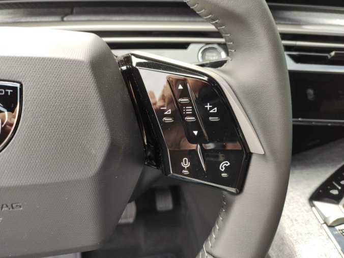 Peugeot 3008, Peugeot 3008 ALLURE 145k AUT HYBRID, barva modrá