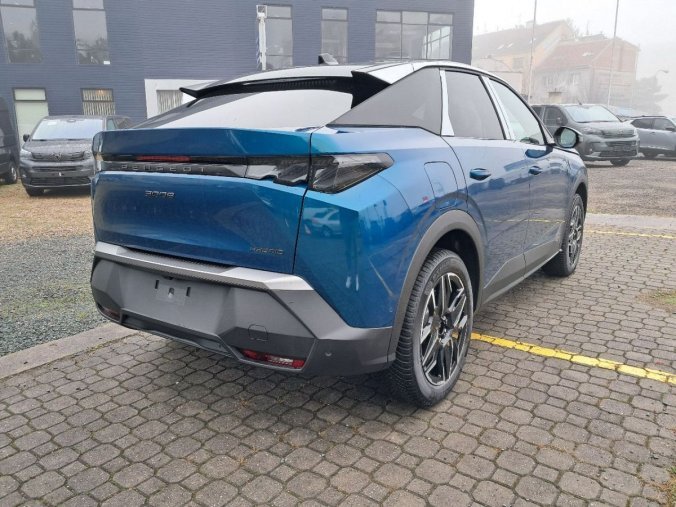 Peugeot 3008, Peugeot 3008 3008 GT Hybrid 145 e-DCS6, barva modrá