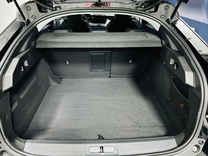 Peugeot 408, Peugeot 408 ALLURE Hybrid 145 e-DCS6, barva černá