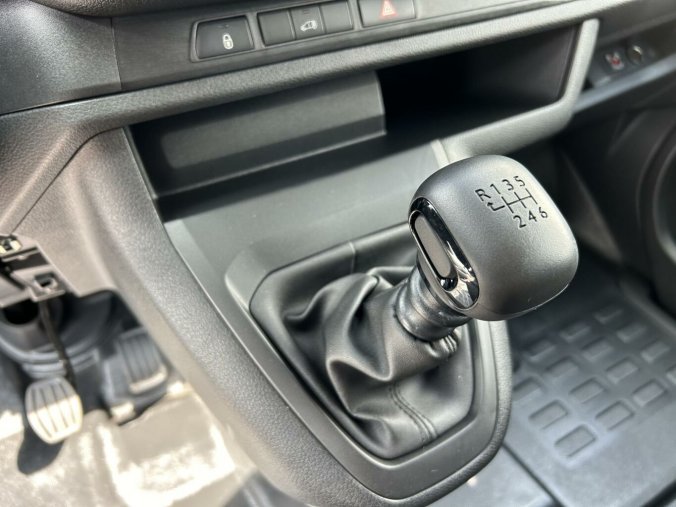 Peugeot Expert, Peugeot Expert Furgon L2 2.0 BlueHDi 145 MT, barva bílá