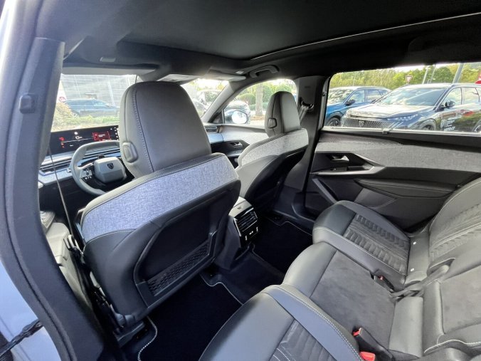 Peugeot 5008, Peugeot 5008 GT Hybrid 145 e-DCS6, barva bílá