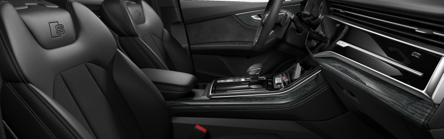 Audi Q8, Q8 50 TDI quattro, barva stříbrná