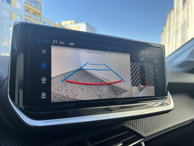 Peugeot 208, Peugeot 208 ALLURE Hybrid 110 e-DCS6, barva zelená