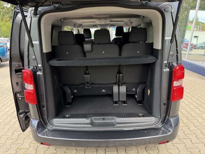 Peugeot Traveller, Peugeot Traveller Active L2 2.2 BlueHDi 150 MAN6, barva zelená