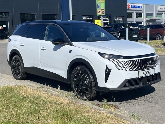 Peugeot 5008, Peugeot 5008 GT Hybrid 145 e-DCS6, barva bílá