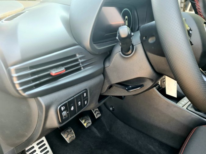 Hyundai i20, 1,0 T-GDI 74 kW 6st. manuální, barva černá