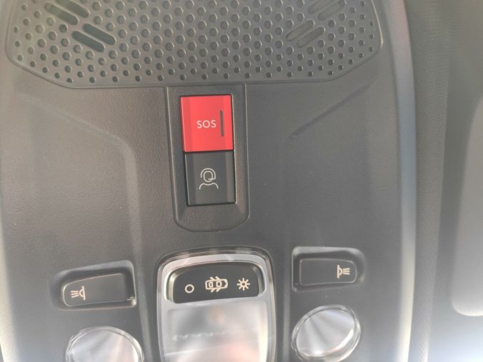 Peugeot 2008, Peugeot 2008 ALLURE 1.2 100k MAN6, barva šedá