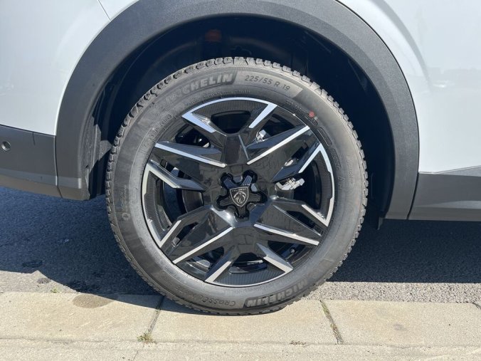 Peugeot 5008, Peugeot 5008 GT Hybrid 145 e-DCS6, barva bílá