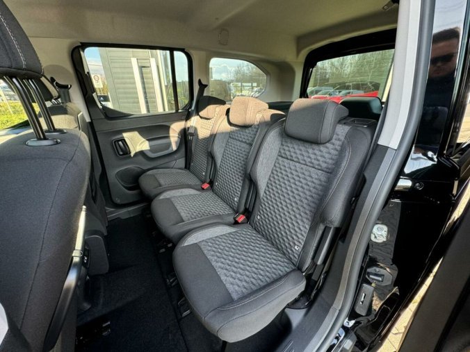 Peugeot Rifter, Peugeot Rifter Long GT BlueHDi 130k EAT8, barva černá