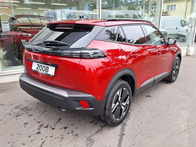 Peugeot 2008, Peugeot 2008 ALLURE Hybrid 145 e-DCS6, barva červená