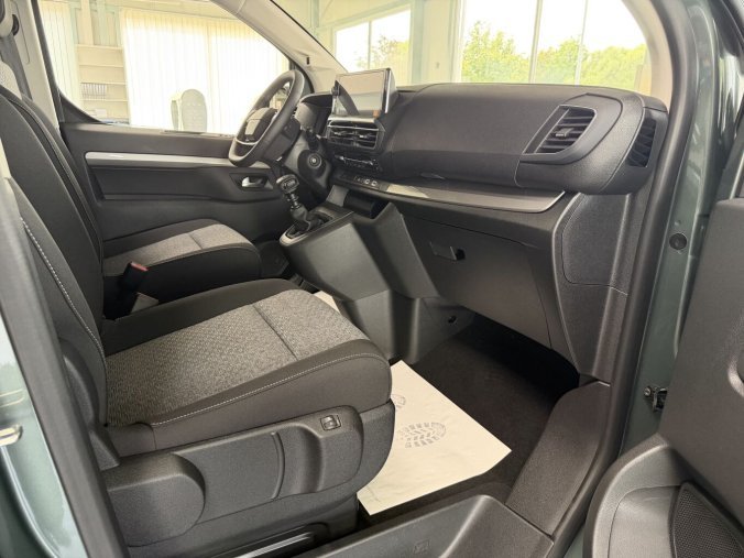 Peugeot Traveller, Peugeot Traveller Active L3 2.2 BHDi 150k MAN6, barva zelená