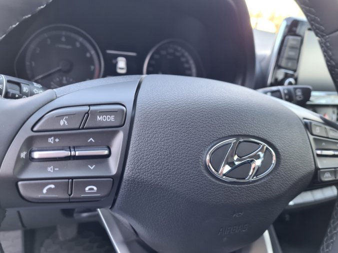 Hyundai i30, 1,5i 81 kW MT, barva modrá