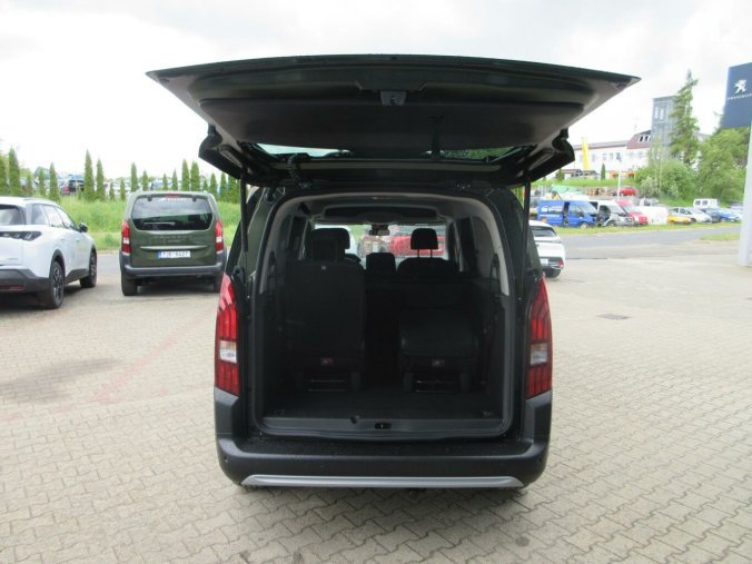 Peugeot Rifter, Peugeot Rifter LONG GT BlueHDi 130 S&S EAT8, barva zelená