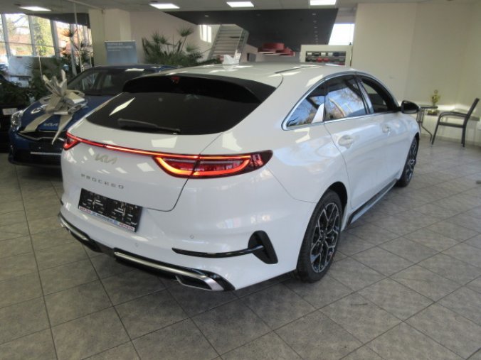 Kia ProCeed, 1.5 T-GDi 7DCT GT LINE+ SPAS, barva zelená