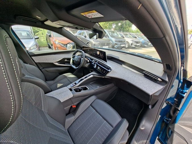 Peugeot 5008, Peugeot 5008 GT - SUMMER BLUE 145 e-DCS6, barva modrá