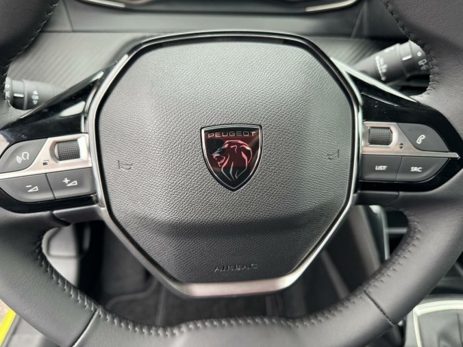 Peugeot 208, Peugeot 208 ACTIVE - IHNED K ODBĚRU, barva žlutá