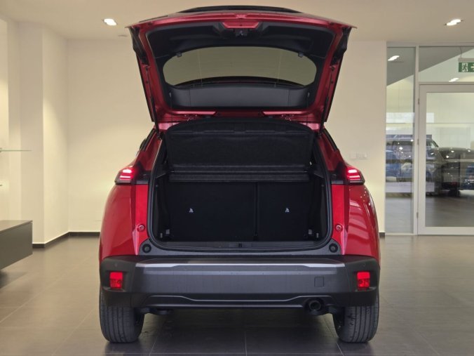Peugeot 2008, Peugeot 2008 ALLURE 1.2 PT 100k MAN6, barva červená