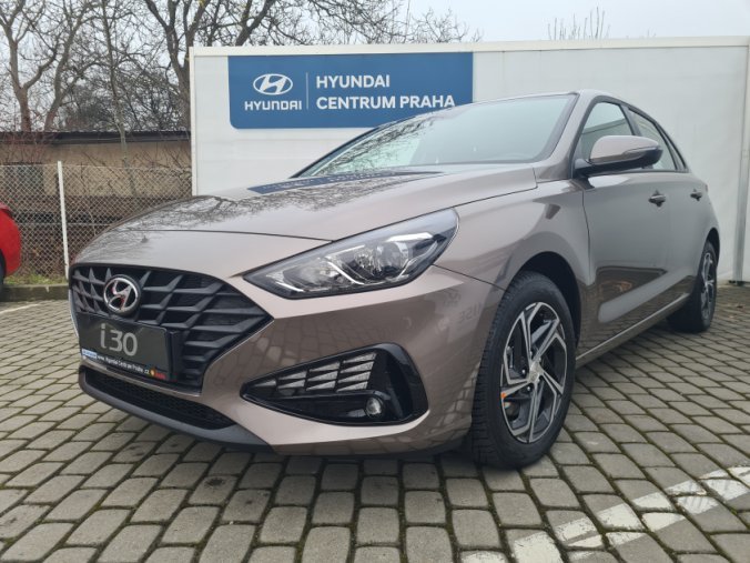 Hyundai i30, 1,0 T-GDI 88 kW MT, barva bronzová