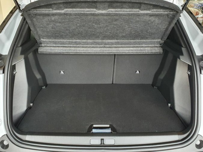 Peugeot 2008, Peugeot 2008 ALLURE PureTech 100 S&S MAN6, barva bílá