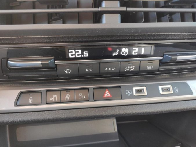 Peugeot Traveller, Peugeot Traveller L3 2.2 HDI AUT8 180k  WEBASTO, barva šedá