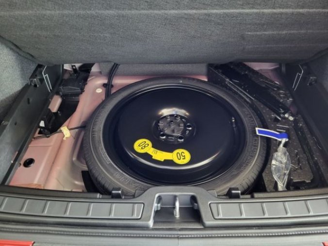 Volvo XC40, B4 2.0L 197+14 HP AT7 FWD PLUS, barva červená