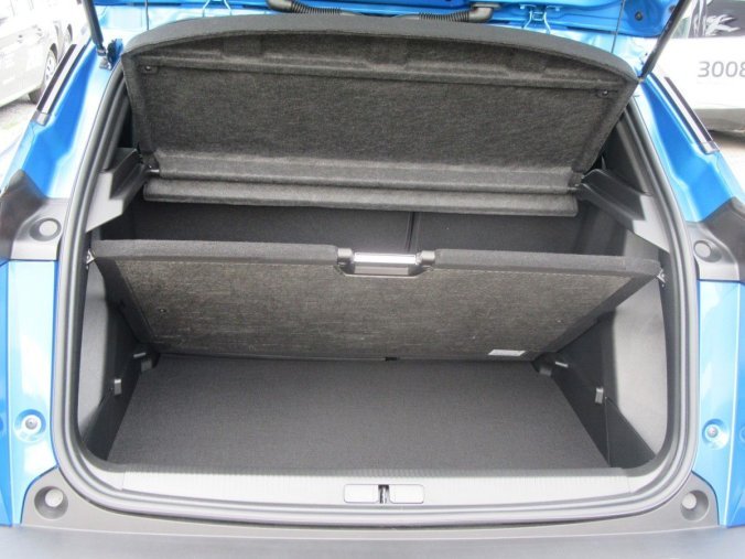 Peugeot 2008, Peugeot 2008 ALLURE PureTech 130 EAT8, barva modrá