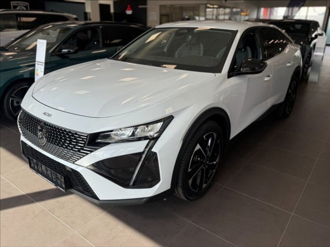 Peugeot 408, Peugeot 408 1,2 Hybrid 136 e-DCS6  ALLURE, barva bílá