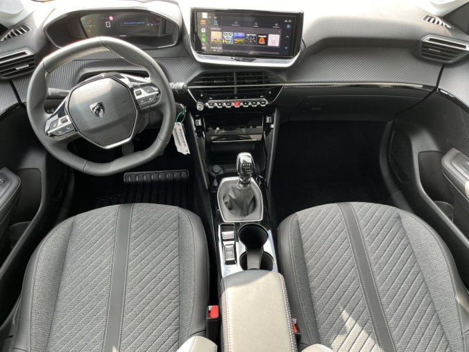 Peugeot 208, Peugeot 208 ALLURE Turbo 100  MAN6, barva červená