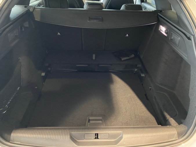 Peugeot 308, Peugeot 308 SW GT BlueHDi 130 EAT8 - 3436, barva bílá