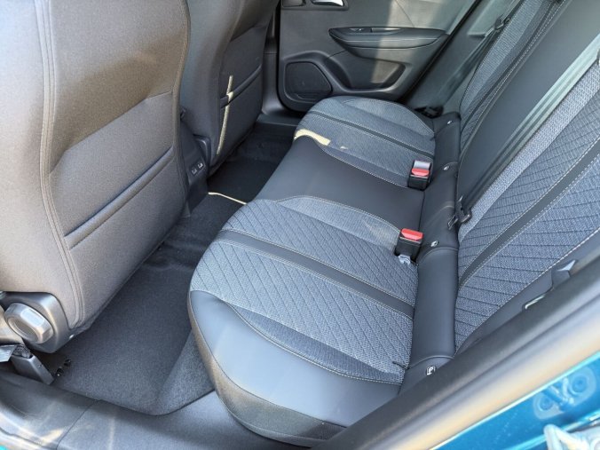 Peugeot 2008, Peugeot 2008 ALLURE Turbo 100 MAN6, barva modrá