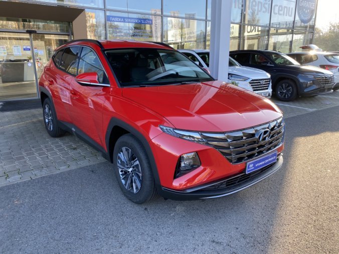 Hyundai Tucson, 1,6 T-GDI 4x2 110 kW 6st. manuální, barva červená