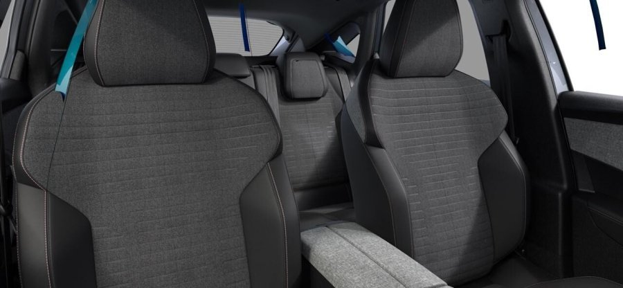 Peugeot 3008, Peugeot 3008 ALLURE Hybrid 145k e-DCS6, barva modrá