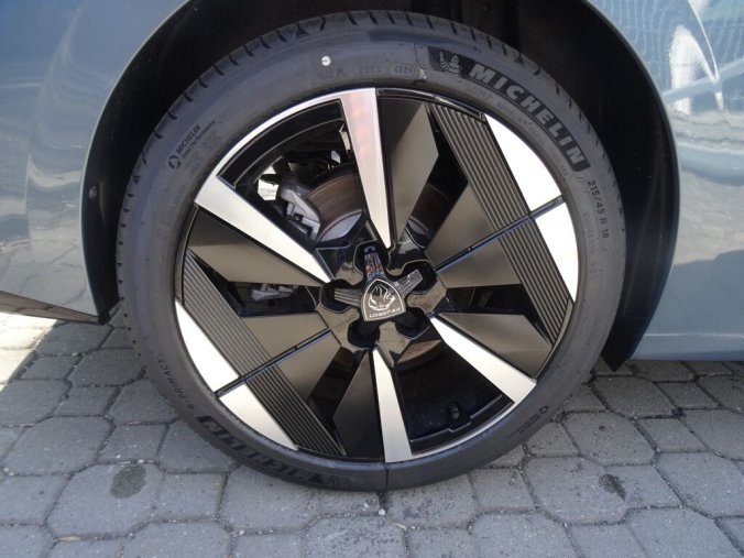 Peugeot 308, Peugeot 308 SW GT Elektromotor 115 kW / 156 k (Baterie 58 kWh), barva modrá