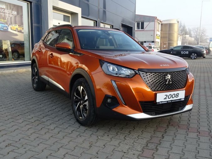 Peugeot 2008, ALLURE 1.2 PureTech 100 MAN6, barva oranžová