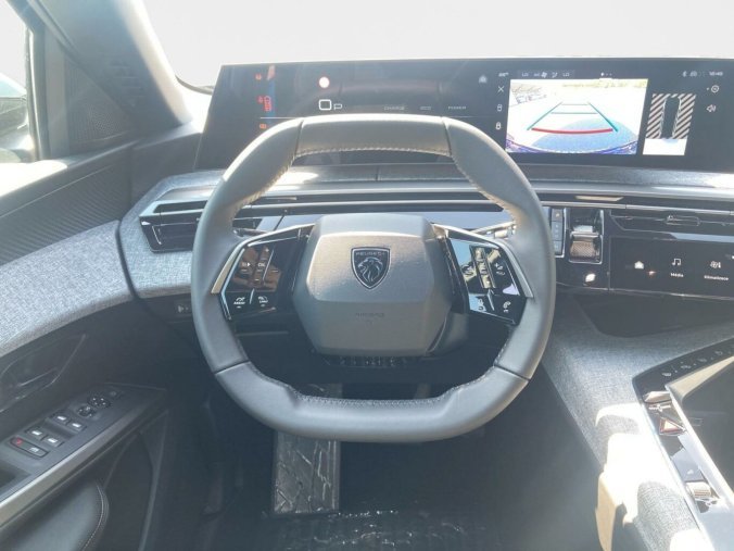 Peugeot 5008, Peugeot 5008 ALLURE Hybrid 145 e-DCS6, barva modrá