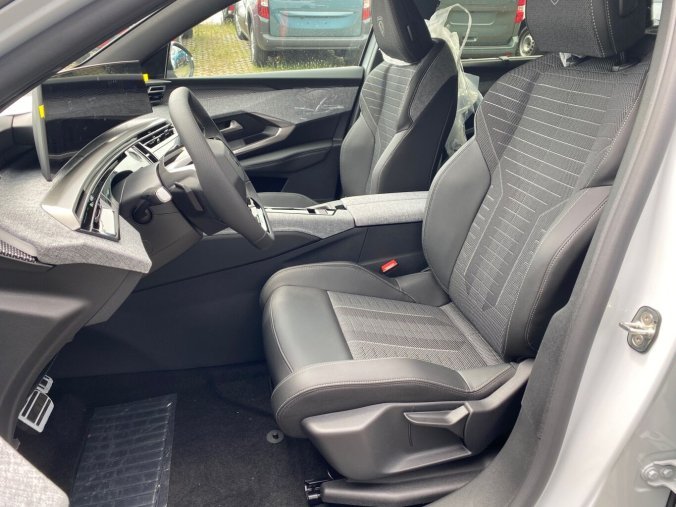 Peugeot 5008, Peugeot 5008 GT Hybrid 145 e-DCS6 - 5 MÍST! - 3418, barva modrá