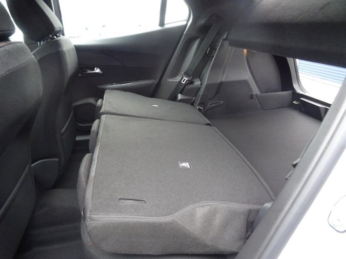 Peugeot 2008, Peugeot 2008 STYLE PureTech 100k S&S MAN6, barva bílá