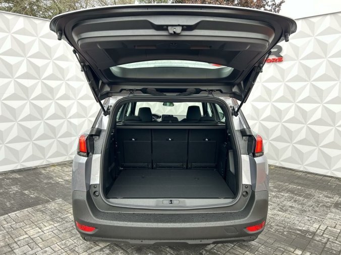 Peugeot 5008, Peugeot 5008 Active Pack 1.5 BlueHDi EAT8, barva šedá