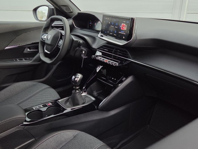 Peugeot 2008, Peugeot 2008 ALLURE 1.2 PT 100k MAN6, barva červená