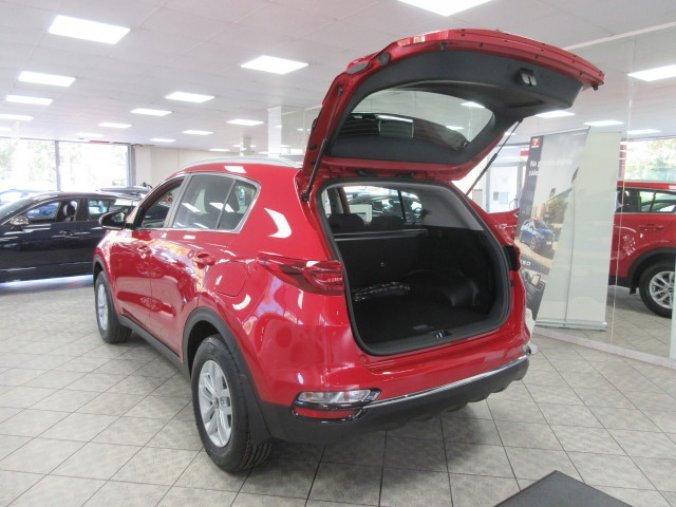 Kia Sportage, 1.6 GDi Comfort, barva červená