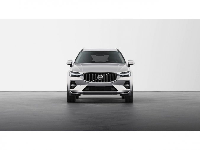 Volvo XC60, SUV, Momentum Pro B4 AWD, barva stříbrná