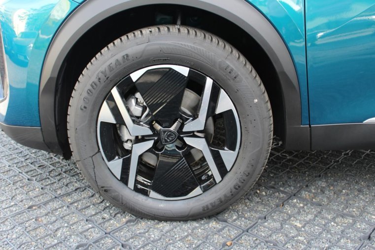 Peugeot 2008, Peugeot 2008 ALLURE PureTech 100 S&S MAN6, barva modrá