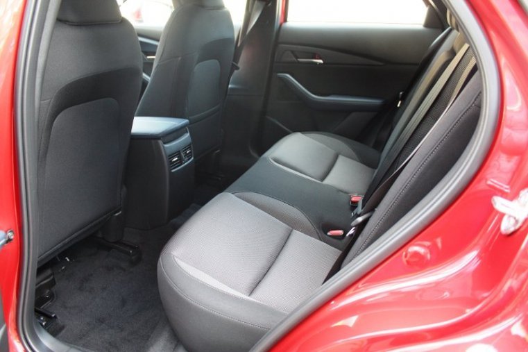 Mazda CX-30, SKYACTIV-G, barva červená