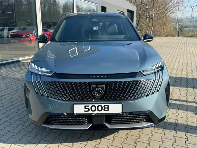 Peugeot 5008, Peugeot 5008 GT Elektromotor 157 kW / 210 k, barva modrá