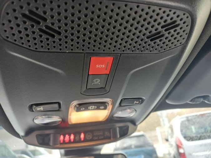 Peugeot 2008, Peugeot 2008 BUSINESS Hybrid 110 e-DCS6, barva bílá