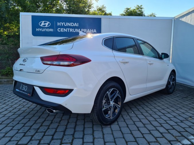 Hyundai i30, 1,0 T-GDI 88 kW MT, barva bílá