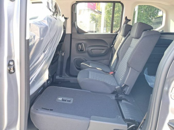 Peugeot Rifter, Peugeot Rifter GT BlueHDi 130 S&S EAT8, barva šedá