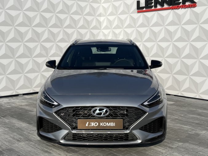 Hyundai i30, 1,5 T-GDI 117 kW iMT MHEV, barva stříbrná