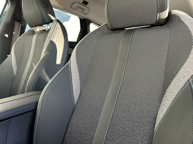 Peugeot 308, Peugeot 308 SW ALLURE PureTech 130 AT, barva modrá