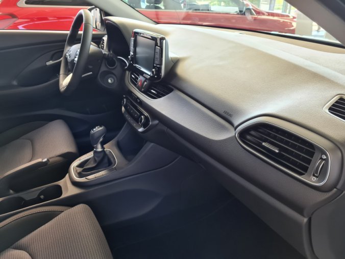 Hyundai i30, 1,0 T-GDI 88 kW MT, barva bílá